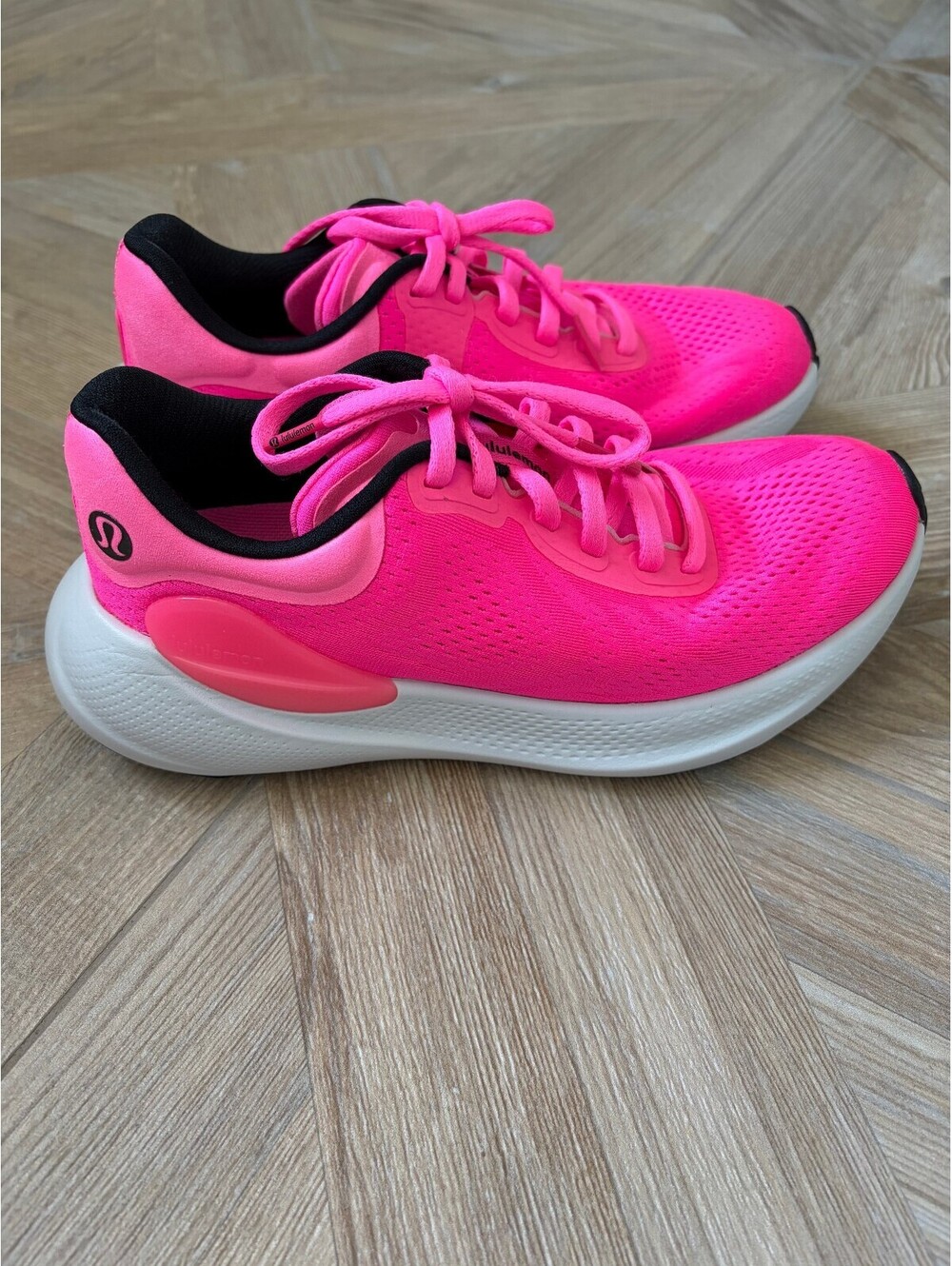 Lululemon Women's Beyondfeel Running Shoes Raspberry Glo Size 6 Sporty Run